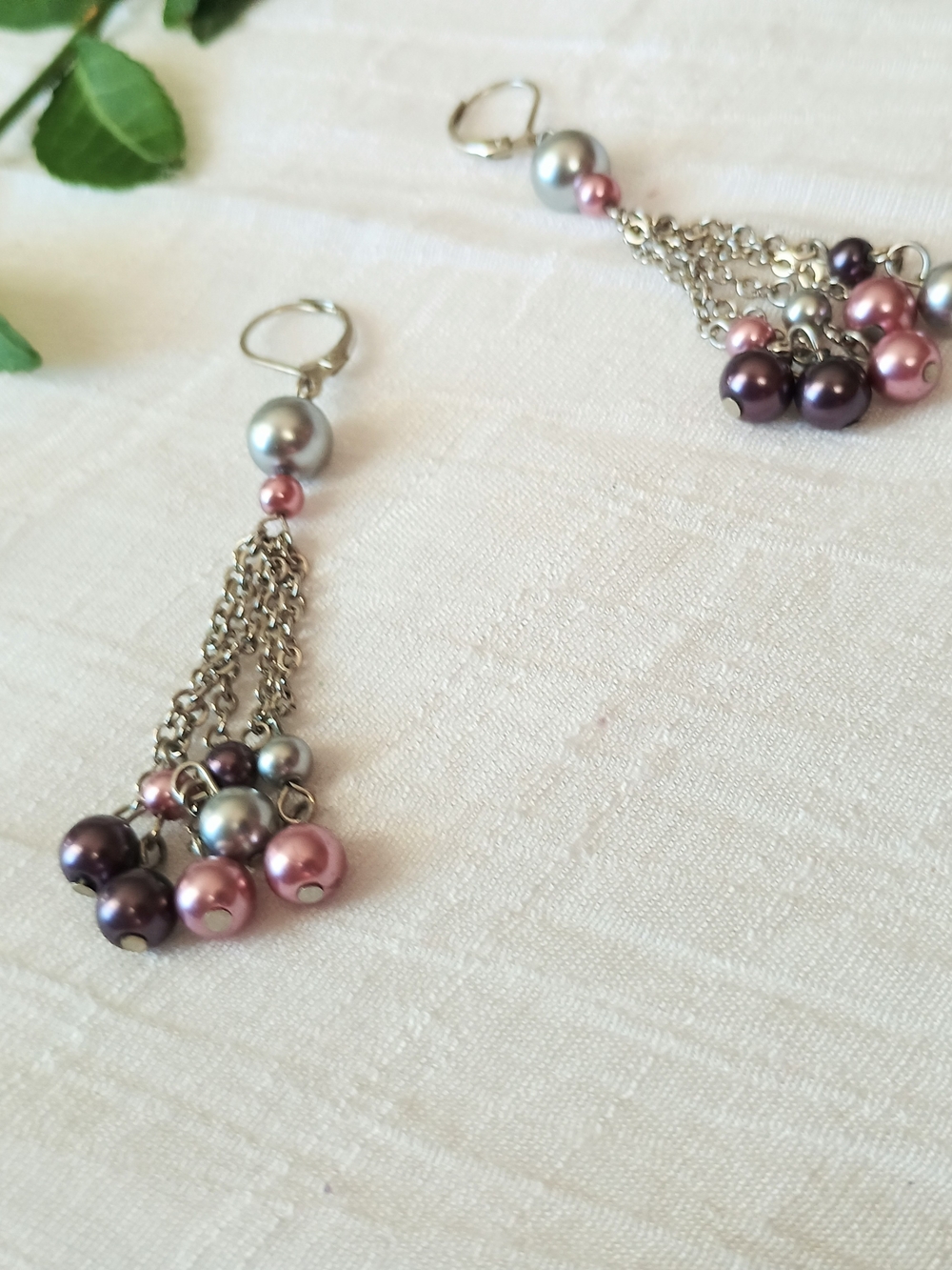 💜 WHIMSIGOTHIC STYLE 💜 VTG Faux Pearl Purple and Silver Waterfall Earrings